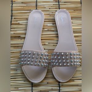 Jelly spiked slide